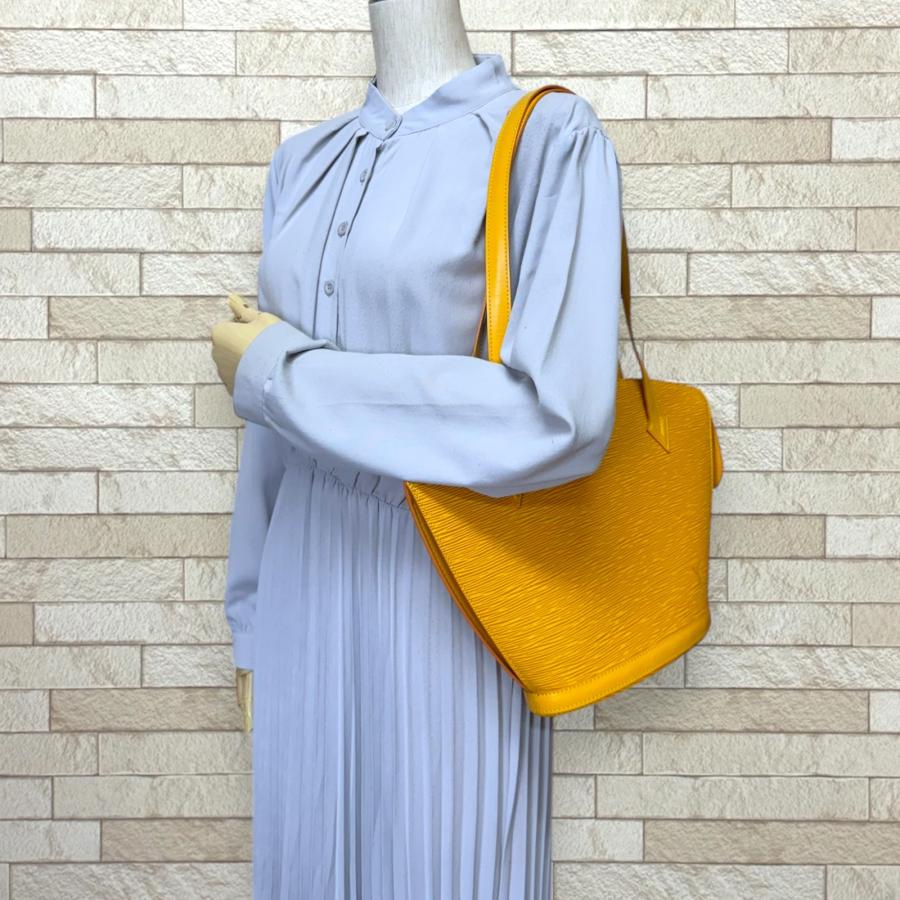 LOUIS VUITTON（ルイ・ヴィトン） サンジャック エピ ショルダーバッグ