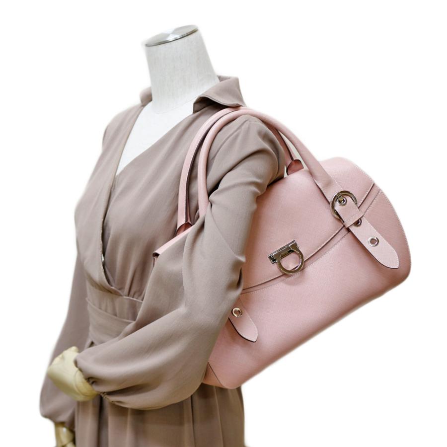 値下げ」フェラガモ ショルダーバッグ ママ】 値下げFerragamo
