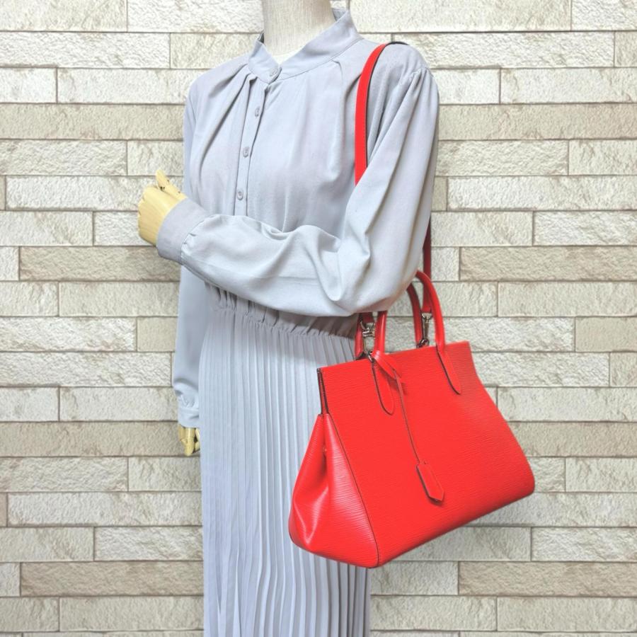 LOUIS VUITTON（ルイ・ヴィトン） マルリーMM エピ ショルダーバッグ