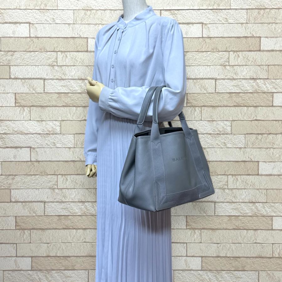 BALENCIAGA（バレンシアガ） ネイビーカバスS トートバッグ レザー