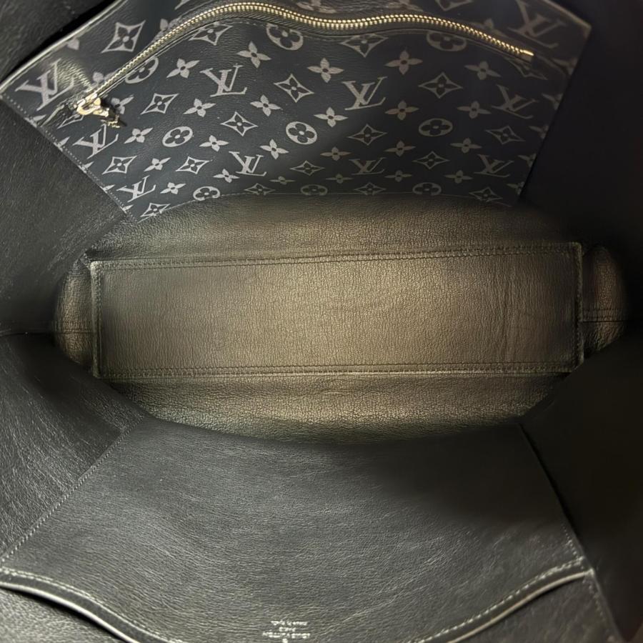 LOUIS VUITTON（ルイ・ヴィトン） カバ ヴォワヤージュ NV トート
