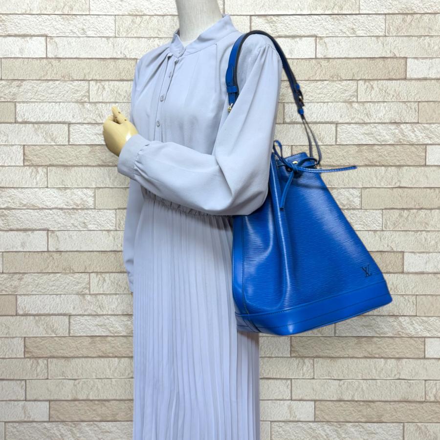 LOUIS VUITTON（ルイ・ヴィトン） ノエ エピ ショルダーバッグ