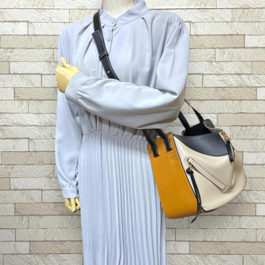 LOEWE（ロエベ） ハンモック スモール ショルダーバッグ レザー 387.30 