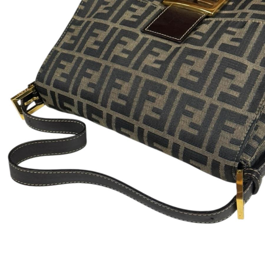 FENDI フェンディ マンマバケット ズッカ ショルダーバッグ