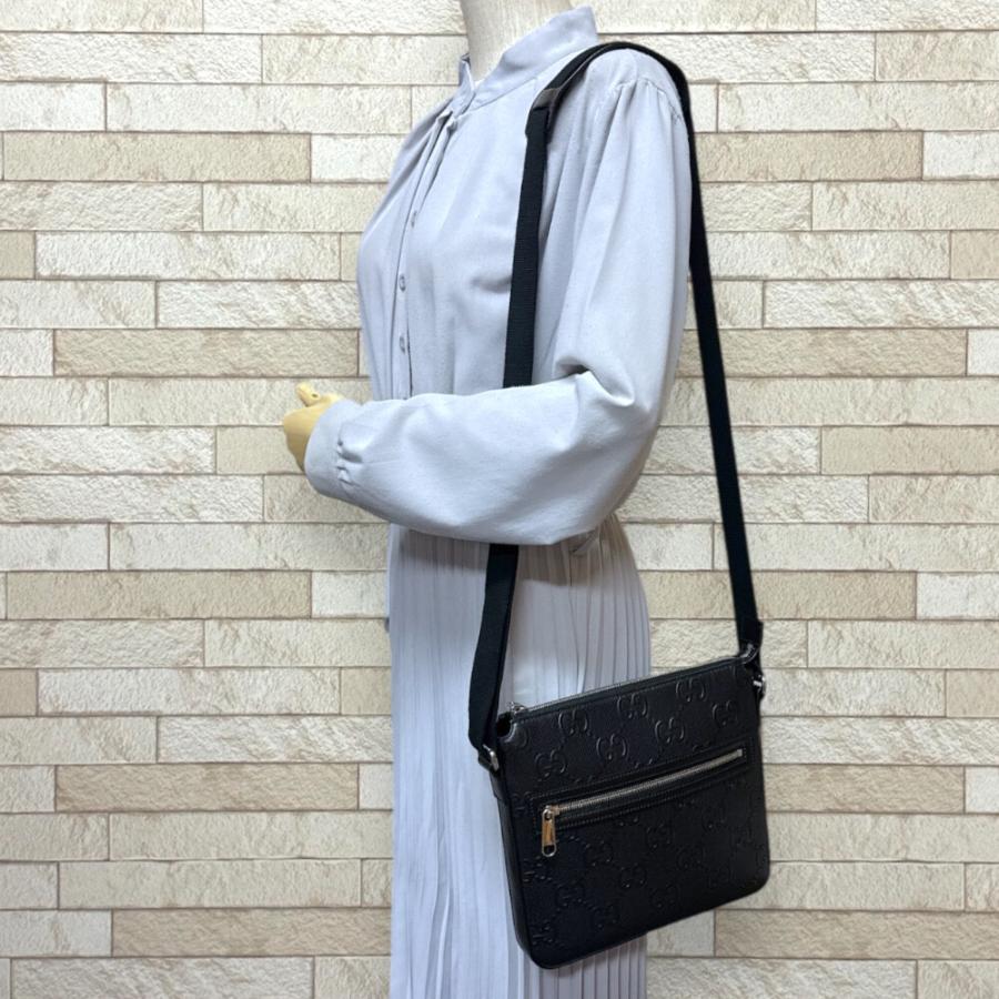 GUCCI（グッチ） GGエンボス ショルダーバッグ レザー 406410 メンズ