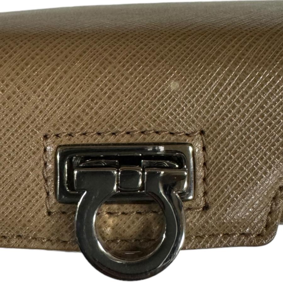 サルヴァトーレフェラガモ ガンチーニ ショルダーバッグ レザー AU-21