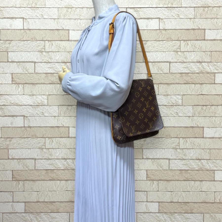 LOUIS VUITTON（ルイ・ヴィトン） ミュゼットサルサ ショート