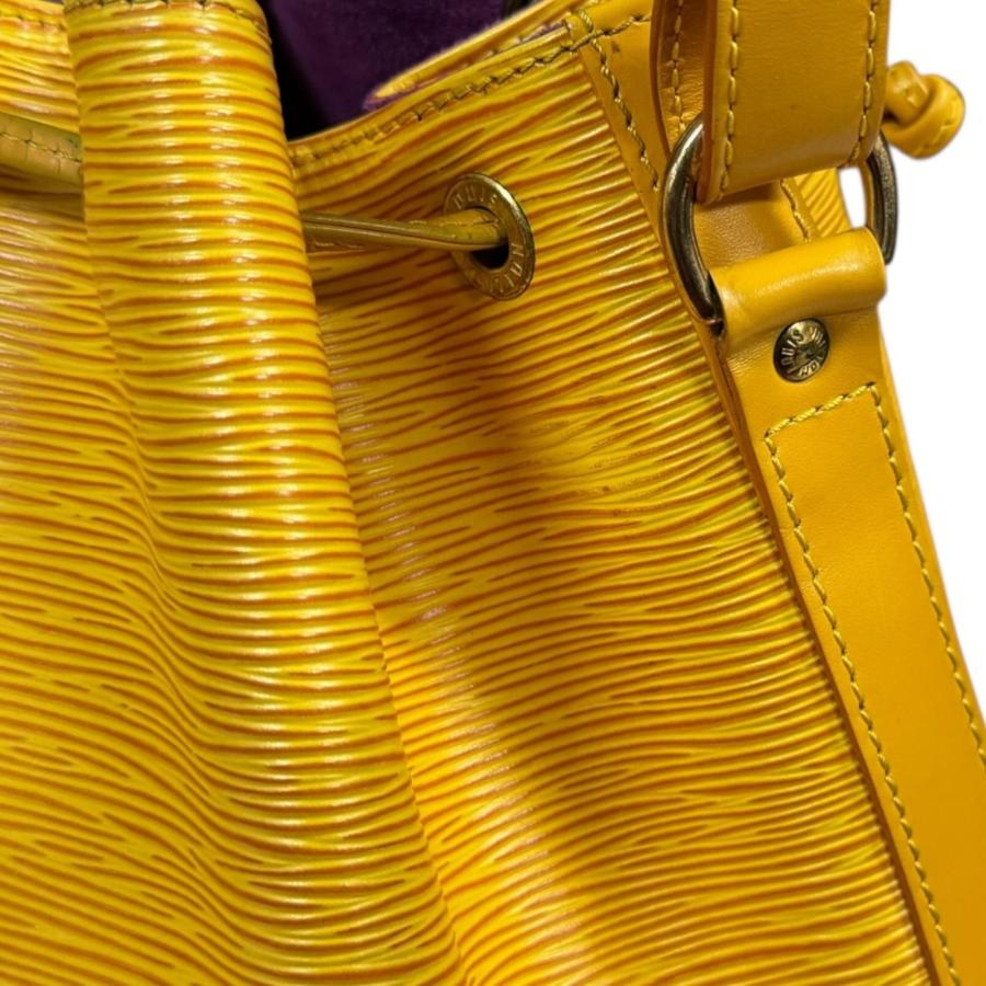 LOUIS VUITTON（ルイ・ヴィトン） プチノエ エピ ショルダーバッグ