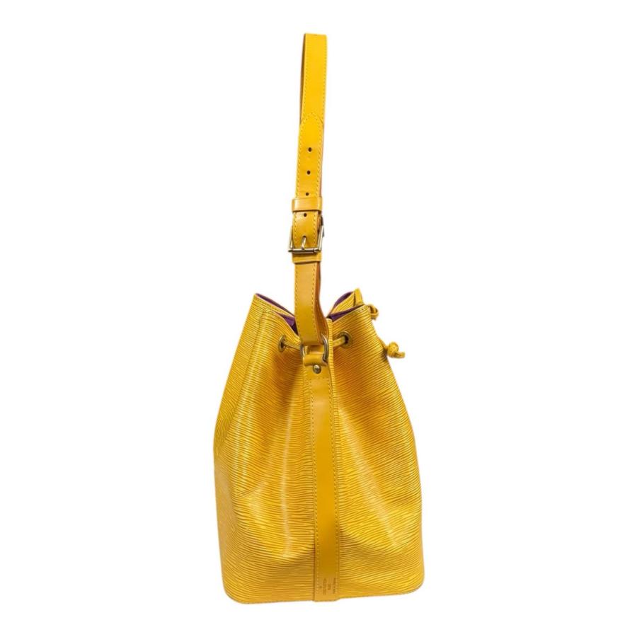 LOUIS VUITTON（ルイ・ヴィトン） プチノエ エピ ショルダーバッグ