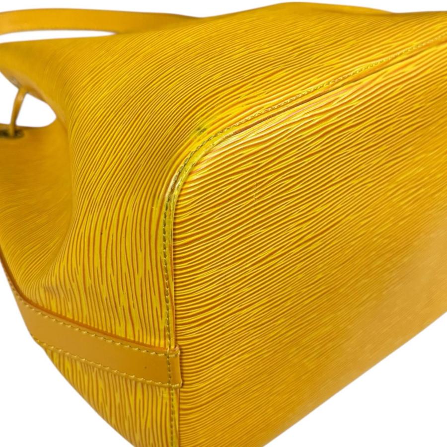 LOUIS VUITTON（ルイ・ヴィトン） プチノエ エピ ショルダーバッグ