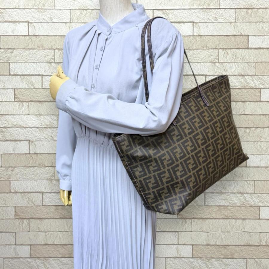 FENDI（フェンディ） ショッピング ロールバッグ ズッカ トートバッグ