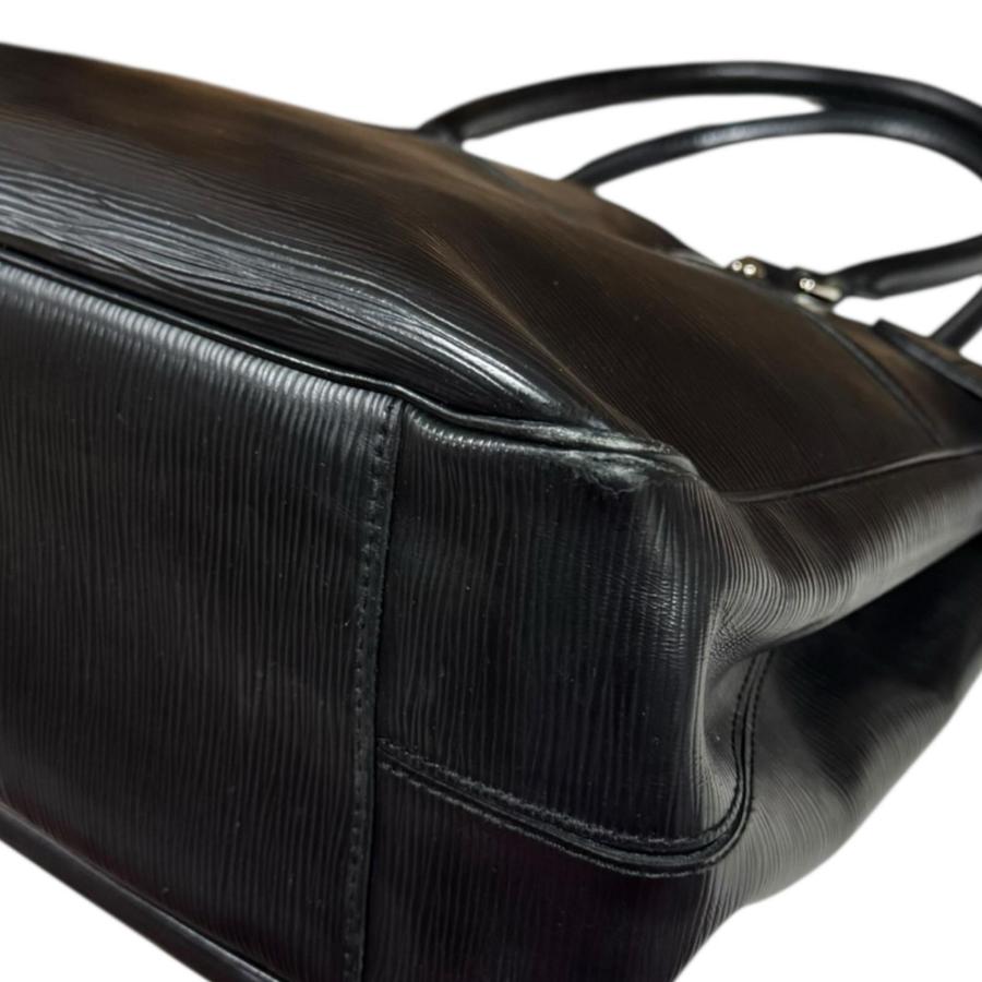 LOUIS VUITTON（ルイ・ヴィトン） パッシィGM エピ ショルダーバッグ