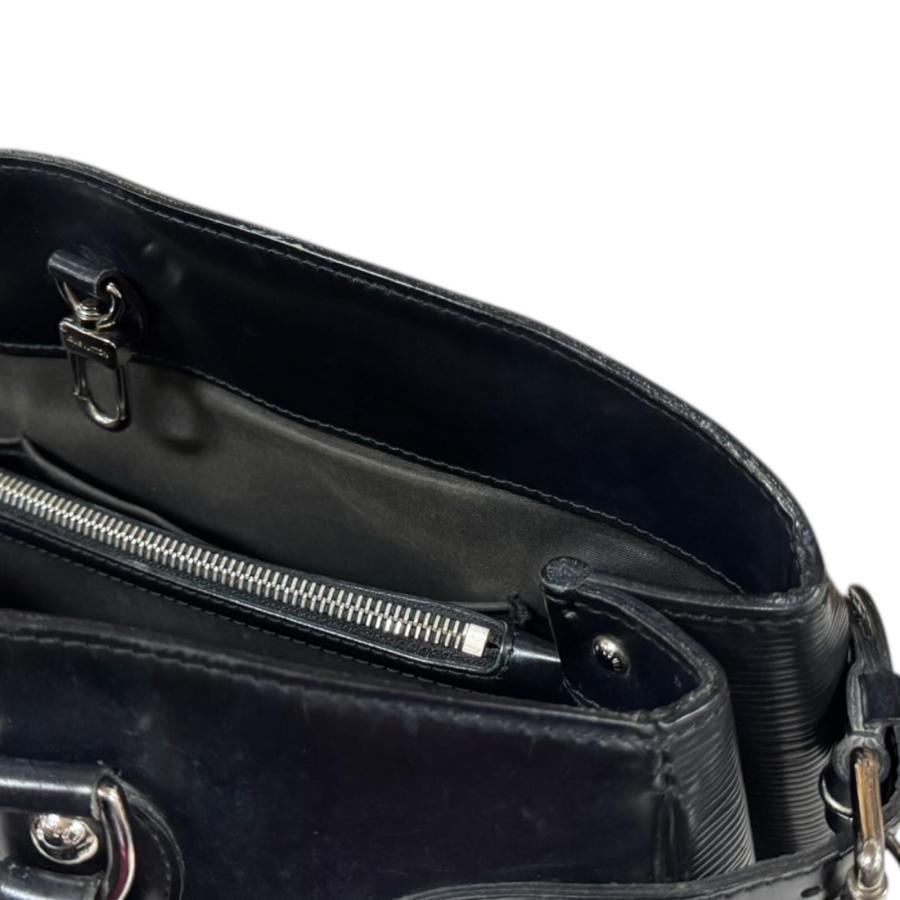 LOUIS VUITTON（ルイ・ヴィトン） パッシィGM エピ ショルダーバッグ