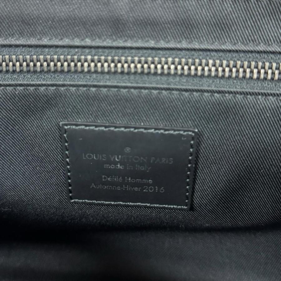 LOUIS VUITTON（ルイ・ヴィトン） メッセンジャー・ヴォワヤージュ PM
