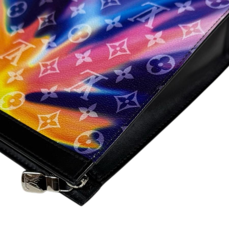 LOUIS VUITTON（ルイ・ヴィトン） ポシェット ヴォワヤージュ MM 