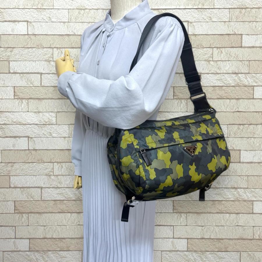 【良品】 PRADA プラダ ショルダーバッグ メッセンジャー カモフラ e10 PRADA（プラダ） カモフラ ショルダーバッグ ナイロン マルチカラー