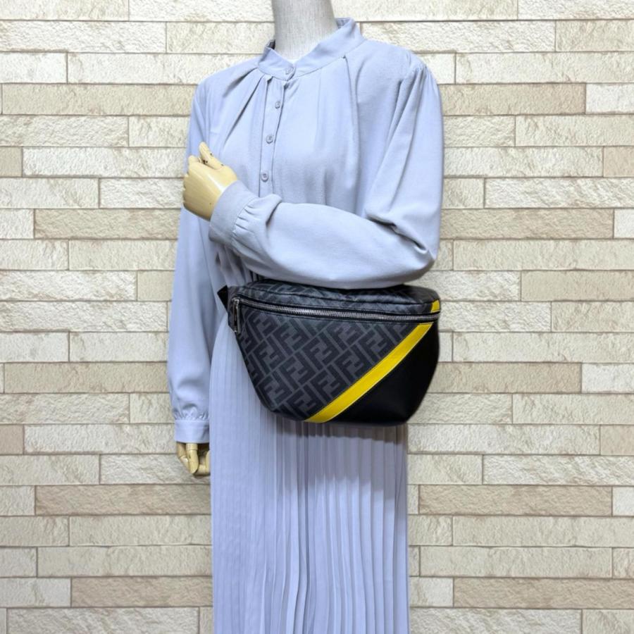 FENDI ボディバッグ 黒/グレー/黄色 FENDI（フェンディ） ダイアゴナル ズッカ ウエストバッグ PVC 7VA434