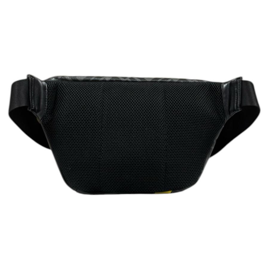 【美品】フェンディ ズッカ ボディバッグ ウエストポーチ ズッカ ナイロン 黒 FENDI（フェンディ） ダイアゴナル ズッカ ウエストバッグ PVC 7VA434