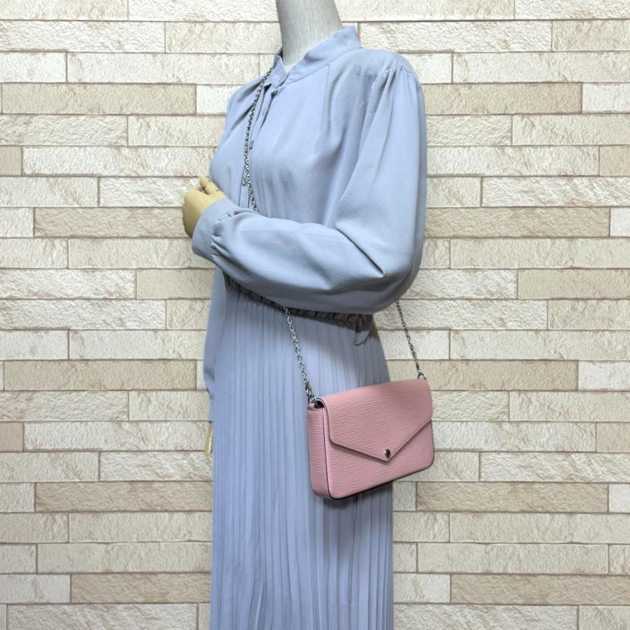 確実正規品LOUIS VUITTON エシャルプLV エセンシャル ピンク LOUIS VUITTON(ルイヴィトン) LVエセンシャル モノグラム マフラー