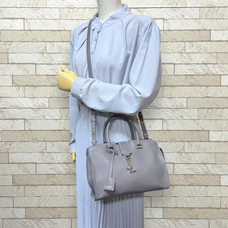 【極美品】サンローラン ベイビーカバス 2way ショルダーバッグ グレー サンローラン ベイビーカバス ショルダーバッグ レザー 424868 グレー