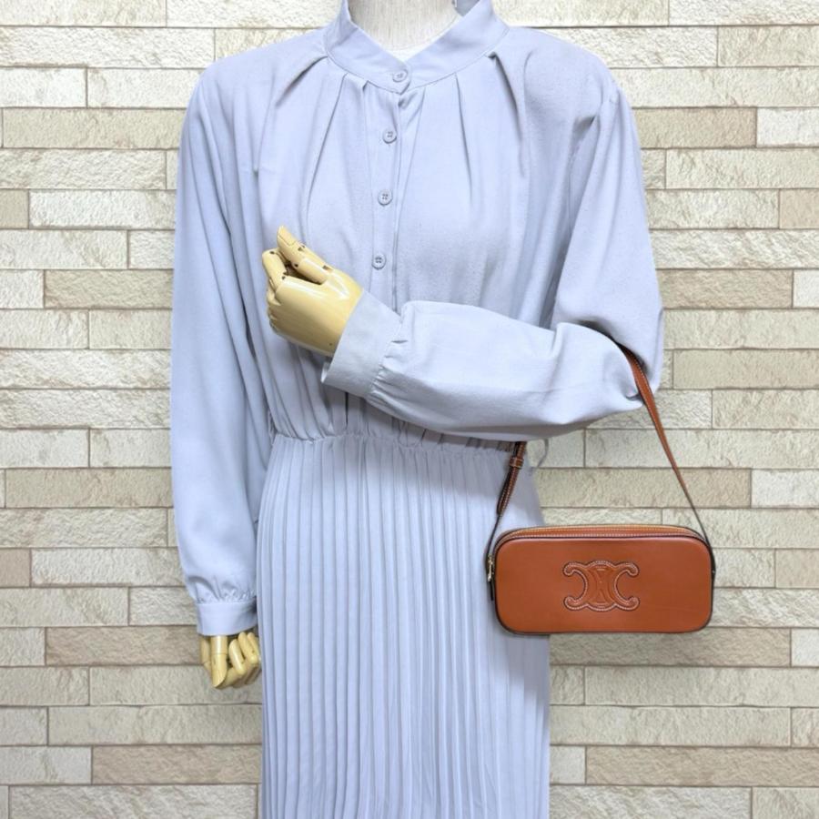 セリーヌ ミニカメラバッグ トリオンフ ショルダーバッグ 10J583DR8 ブラウン レディース CELINE 中古_1