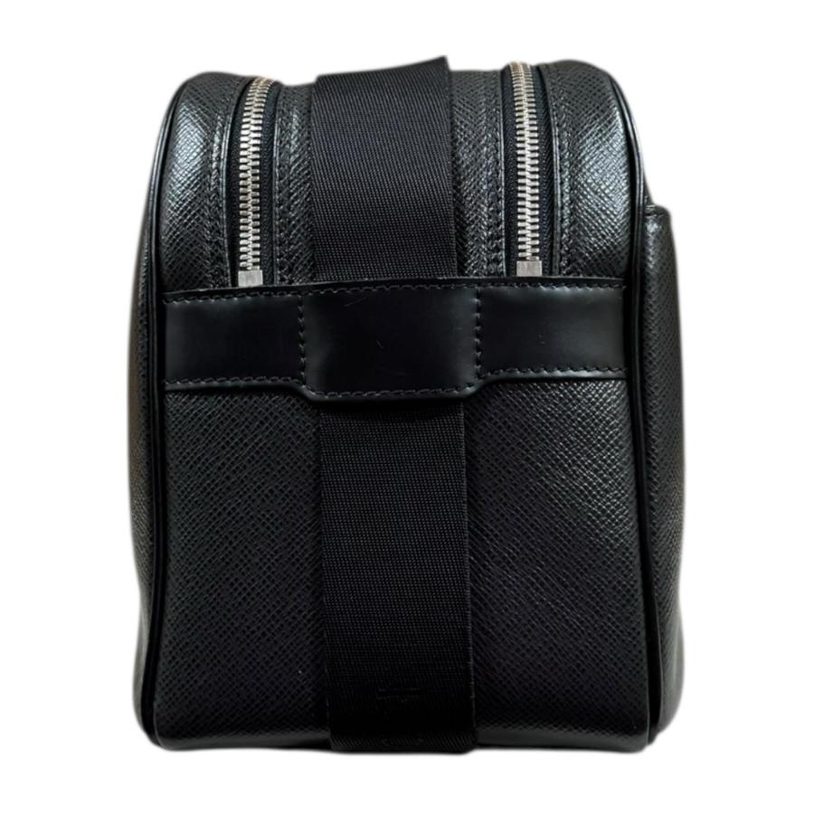 LOUIS VUITTON（ルイ・ヴィトン） リポーター タイガ ショルダーバッグ