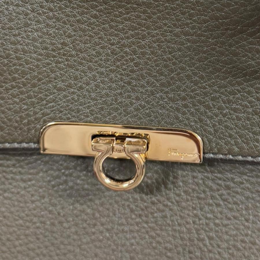 サルヴァトーレフェラガモ ガンチーニ ハンドバッグ レザー DH-21 D124