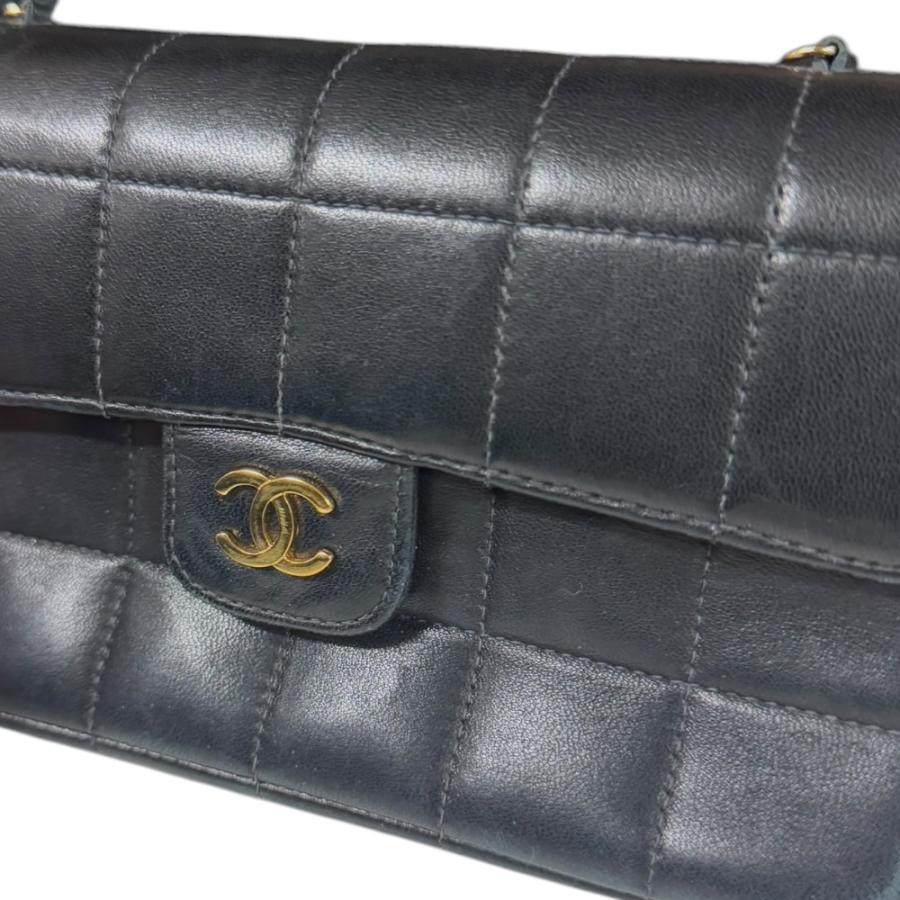 CHANEL（シャネル） チョコバー カメリア ショルダーバッグ ラムスキン