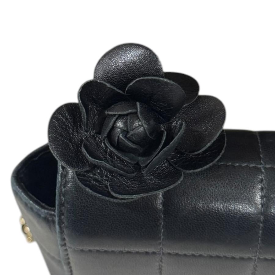 シャネル チョコバー カメリア ショルダーバッグ ラムスキン 16780 ブラック レディース CHANEL  中古 CHANEL（シャネル） チョコバー カメリア ショルダーバッグ ラムスキン