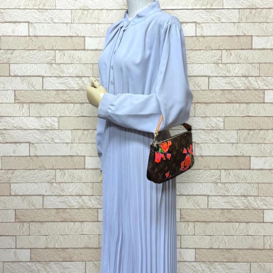 LOUIS VUITTON（ルイ・ヴィトン） ポシェットアクセソワール ローズ 