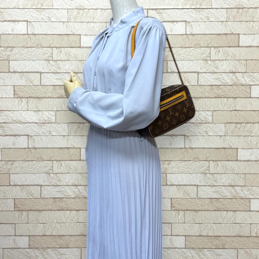 LOUIS VUITTON（ルイ・ヴィトン） ポシェットシテ モノグラム