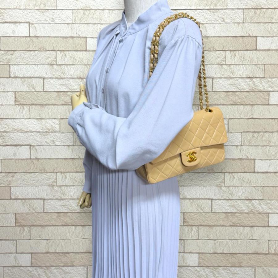 CHANEL（シャネル） マトラッセ ショルダーバッグ ラムスキン ベージュ