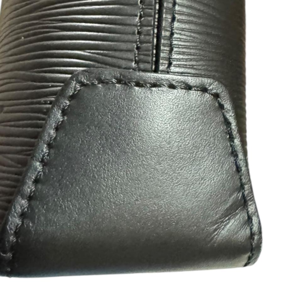 LOUIS VUITTON（ルイ・ヴィトン） オリバー エピ ショルダーバッグ