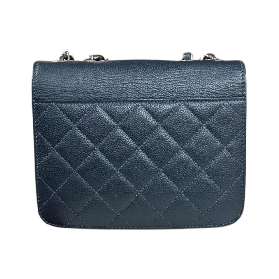 CHANEL（シャネル） ハーフココ ショルダーバッグ キャビアスキン