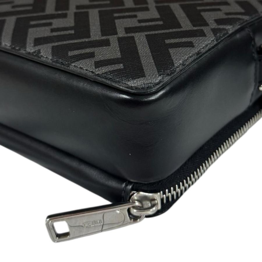 FENDI（フェンディ） スクエアFF カメラケース ショルダーバッグ