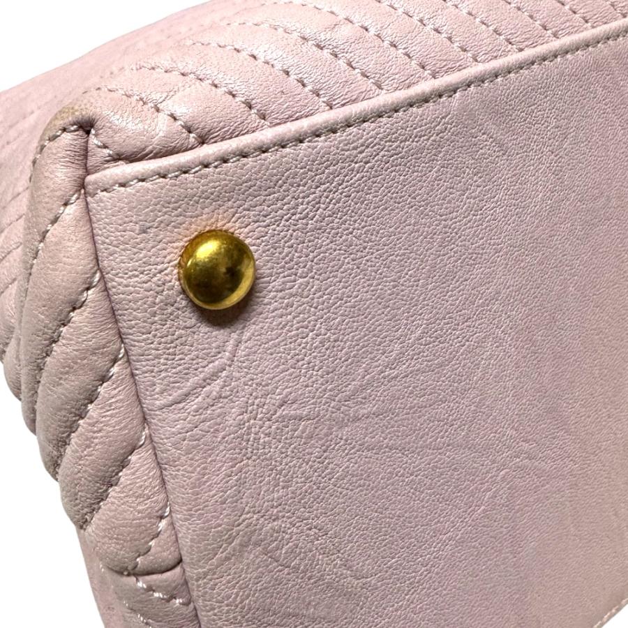 シャネル Vステッチ ショルダーバッグ レザー ピンク レディース CHANEL  中古 CHANEL（シャネル） Vステッチ ショルダーバッグ レザー ピンク