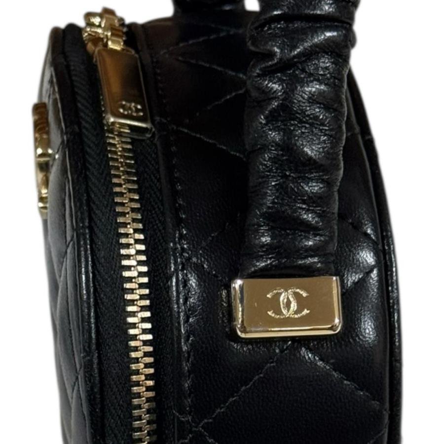 CHANEL ブラックレザーバニティバッグ CHANEL（シャネル） バニティバッグ マトラッセ ハンドバッグ レザー