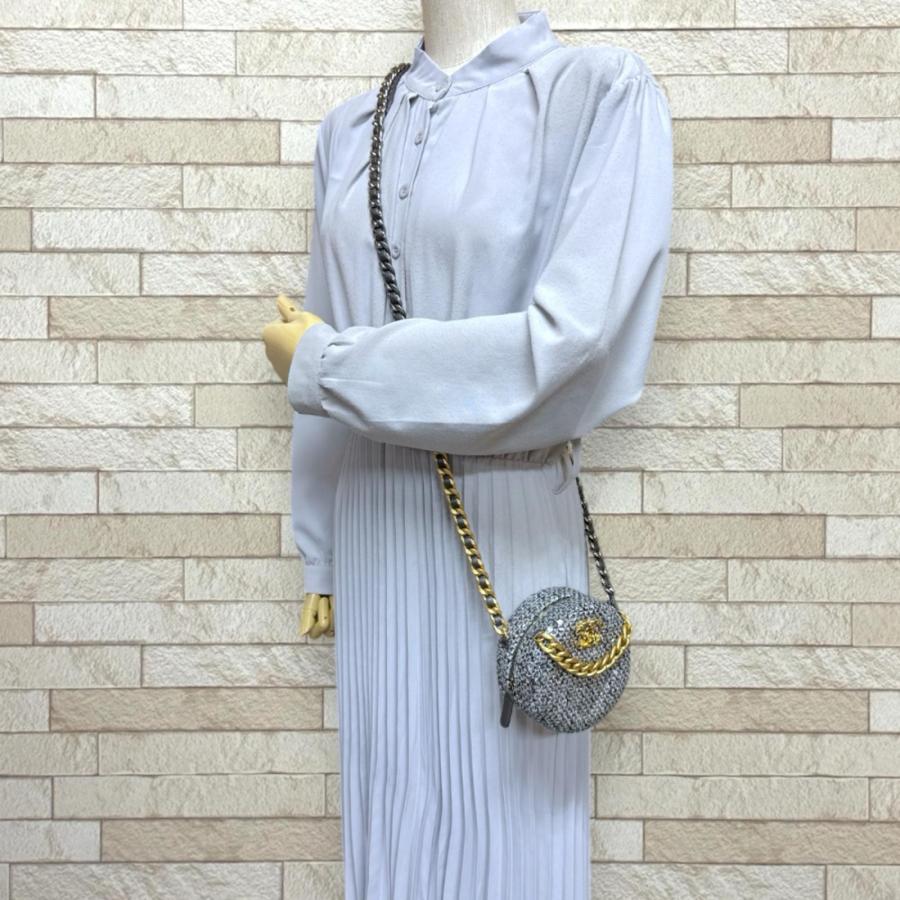 シャネル シャネル19 ショルダーバッグ スパンコール シルバー レディース CHANEL  中古 CHANEL（シャネル） シャネル19 ショルダーバッグ スパンコール