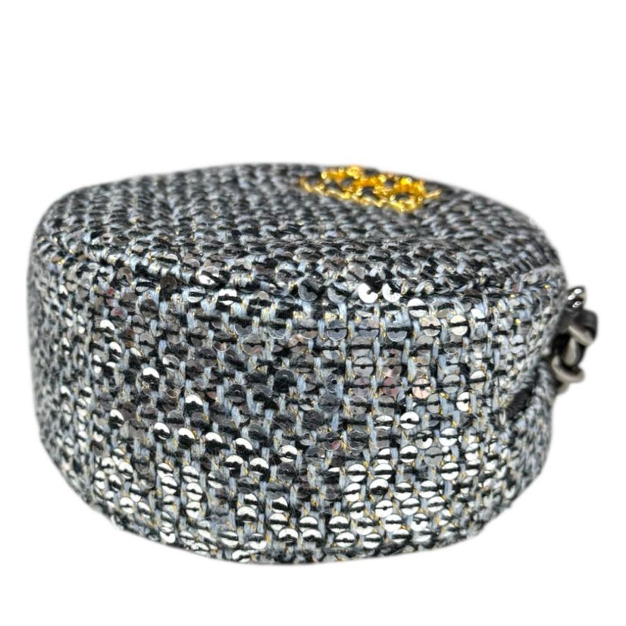シャネル シャネル19 ショルダーバッグ スパンコール シルバー レディース CHANEL  中古 CHANEL（シャネル） シャネル19 ショルダーバッグ スパンコール