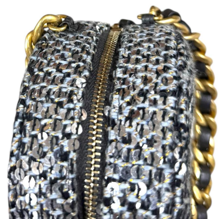 シャネル シャネル19 ショルダーバッグ スパンコール シルバー レディース CHANEL  中古 CHANEL（シャネル） シャネル19 ショルダーバッグ スパンコール