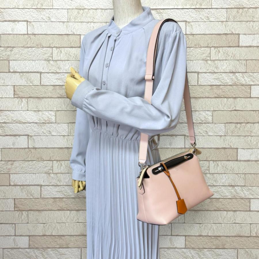 FENDI（フェンディ） バイ ザ ウェイ ミディアム ショルダーバッグ