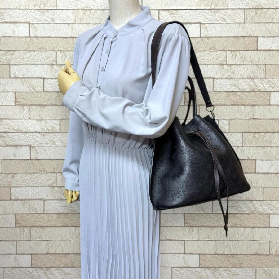 LOUIS VUITTON（ルイ・ヴィトン） ジロラッタ マヒナ ショルダーバッグ 