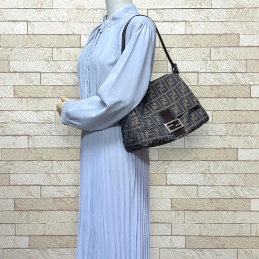 FENDI（フェンディ） マンマバケット ズッカ ショルダーバッグ