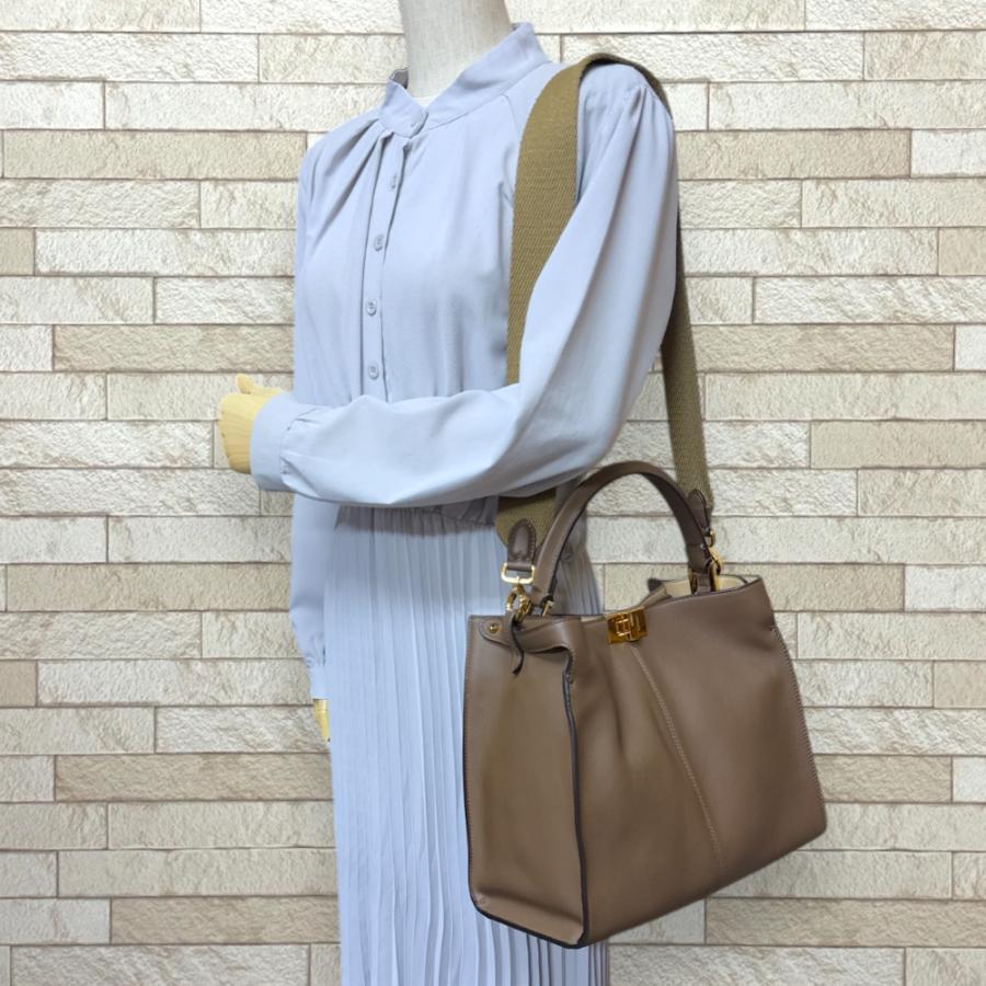 FENDI フェンディ ピーカブー エックスライト ショルダーバッグ レザー 