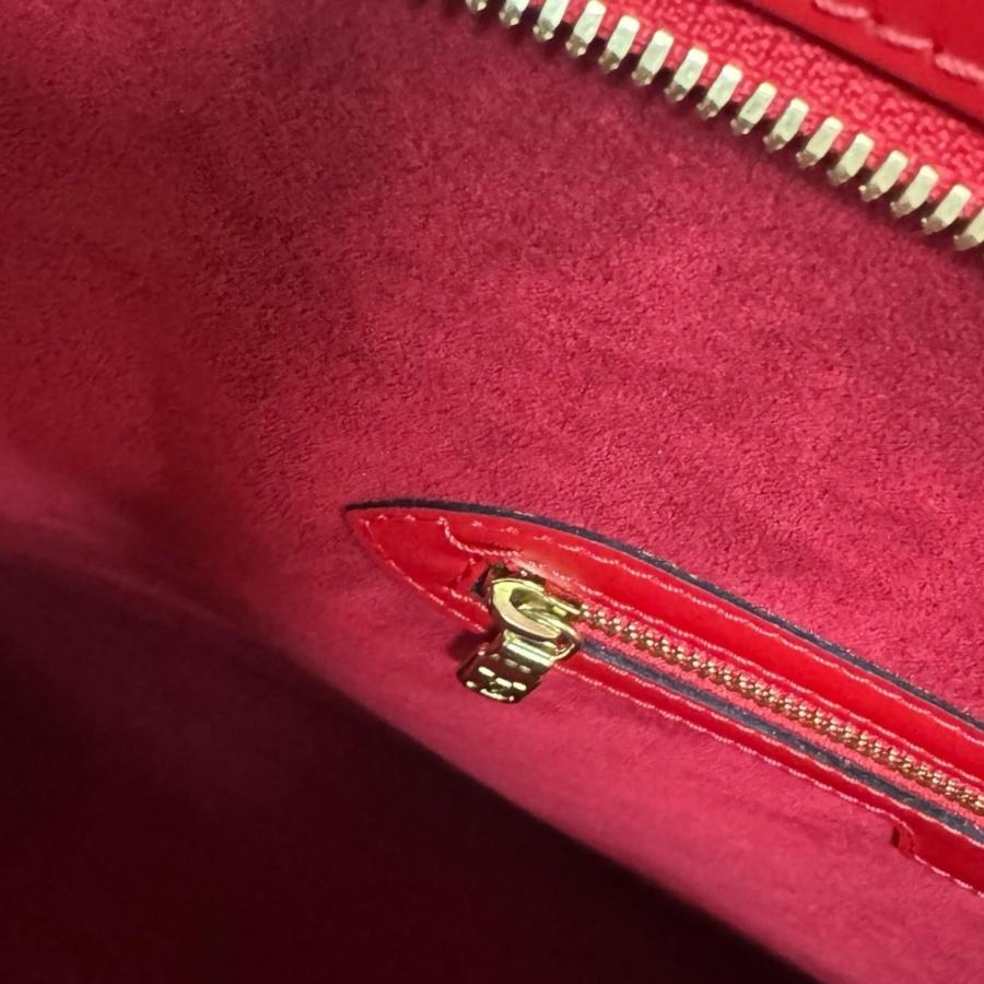 LOUIS VUITTON（ルイ・ヴィトン） リュサック エピ ショルダーバッグ