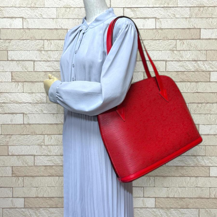 LOUIS VUITTON（ルイ・ヴィトン） リュサック エピ ショルダーバッグ