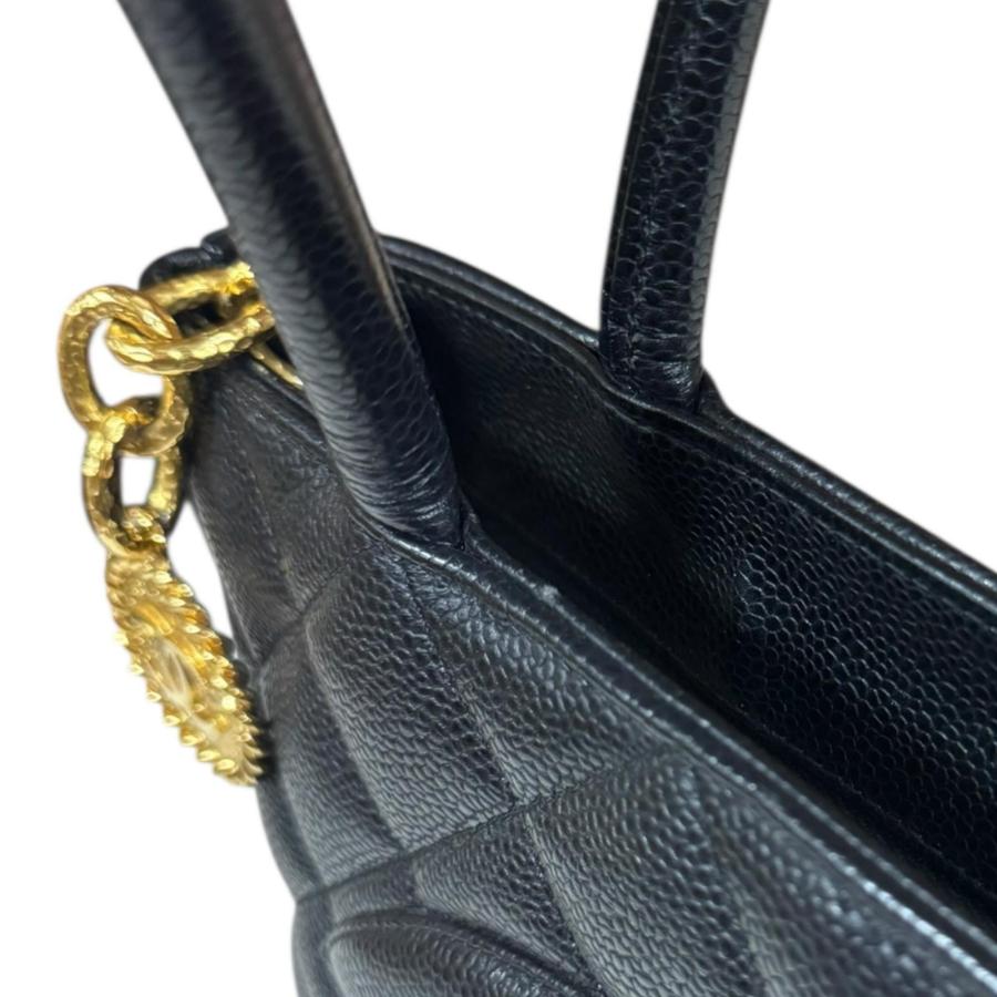 CHANEL（シャネル） 復刻トート マトラッセ トートバッグ キャビア