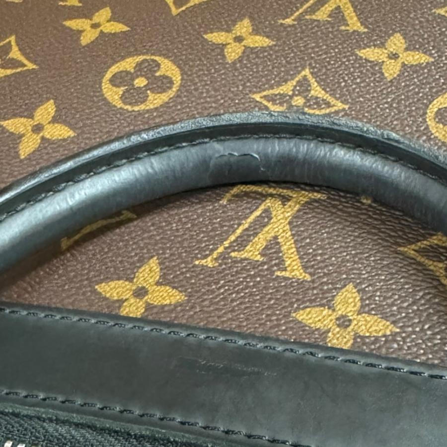 LOUIS VUITTON（ルイ・ヴィトン） ポルトドキュマンジュール 