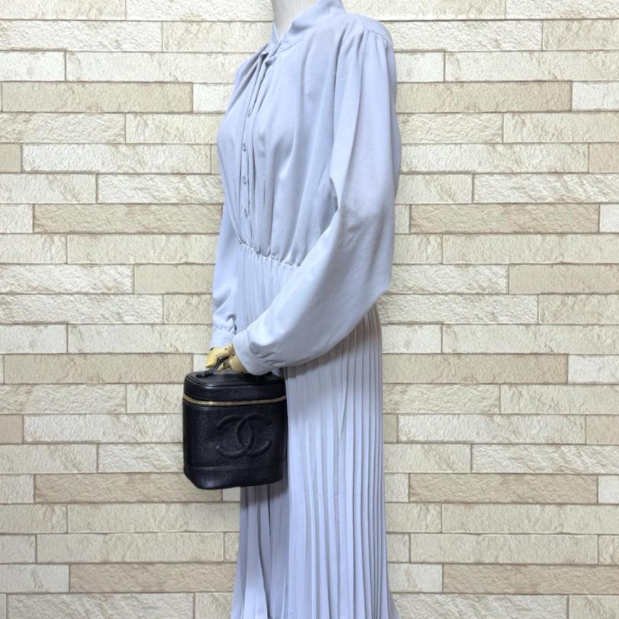 CHANEL（シャネル） 縦型バニティ ココマーク ハンドバッグ キャビア