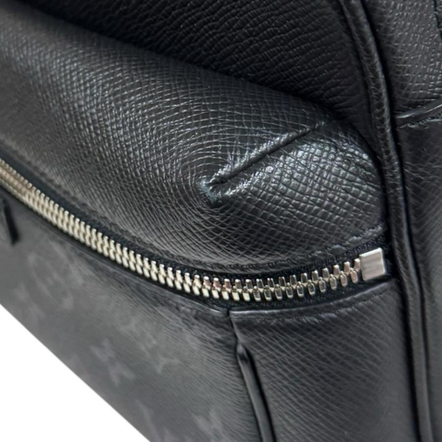 LOUIS VUITTON（ルイ・ヴィトン） アウトドアメッセンジャーPM